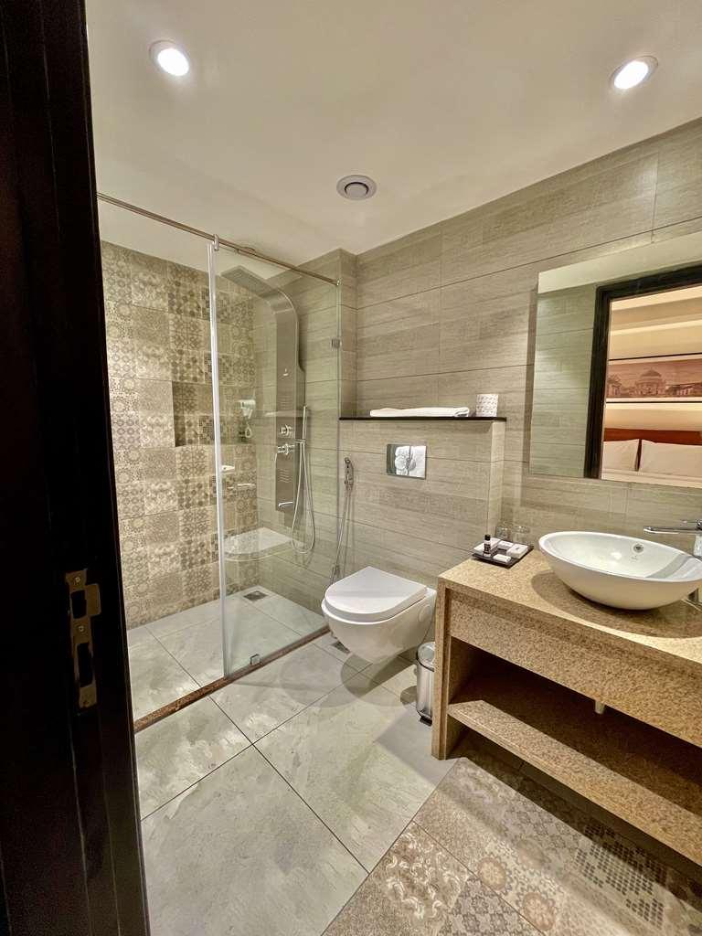 Best Western Maharani Bagh New Delhi Room photo