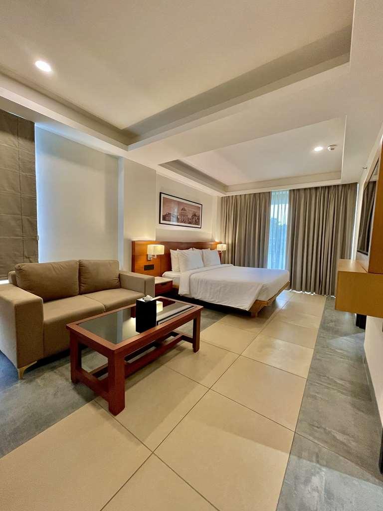 Best Western Maharani Bagh New Delhi Room photo