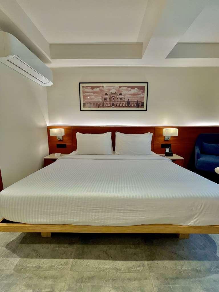Best Western Maharani Bagh New Delhi Room photo