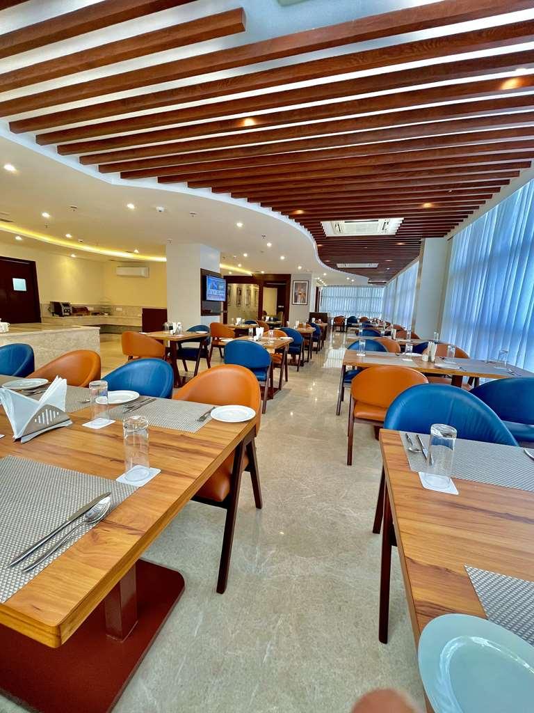 Best Western Maharani Bagh New Delhi Restaurant photo