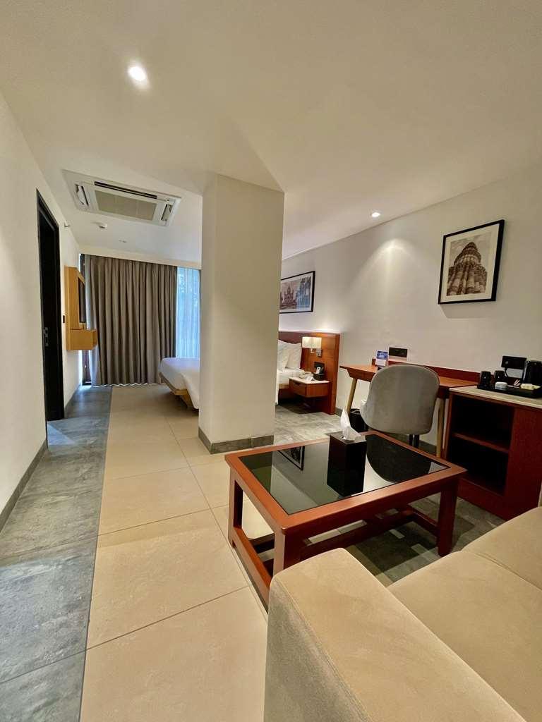Best Western Maharani Bagh New Delhi Room photo
